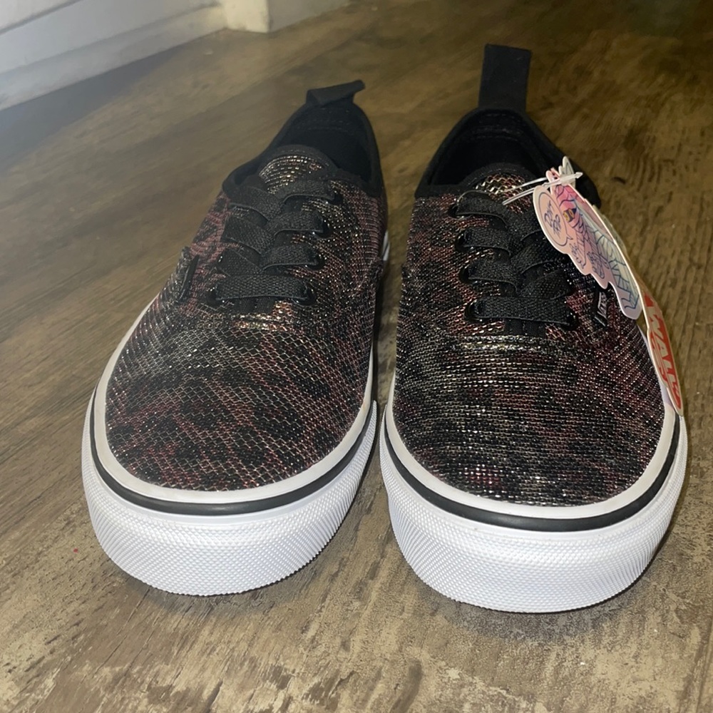 Vans of the wall. Brand new . Have never been used . Girl size 3